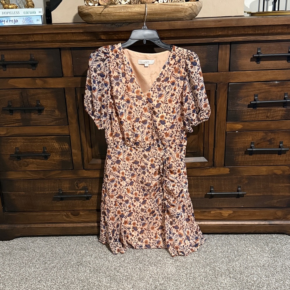 LOFT Floral Patterned Dress in Cream and Brown! Absolutely Perfect for Fall